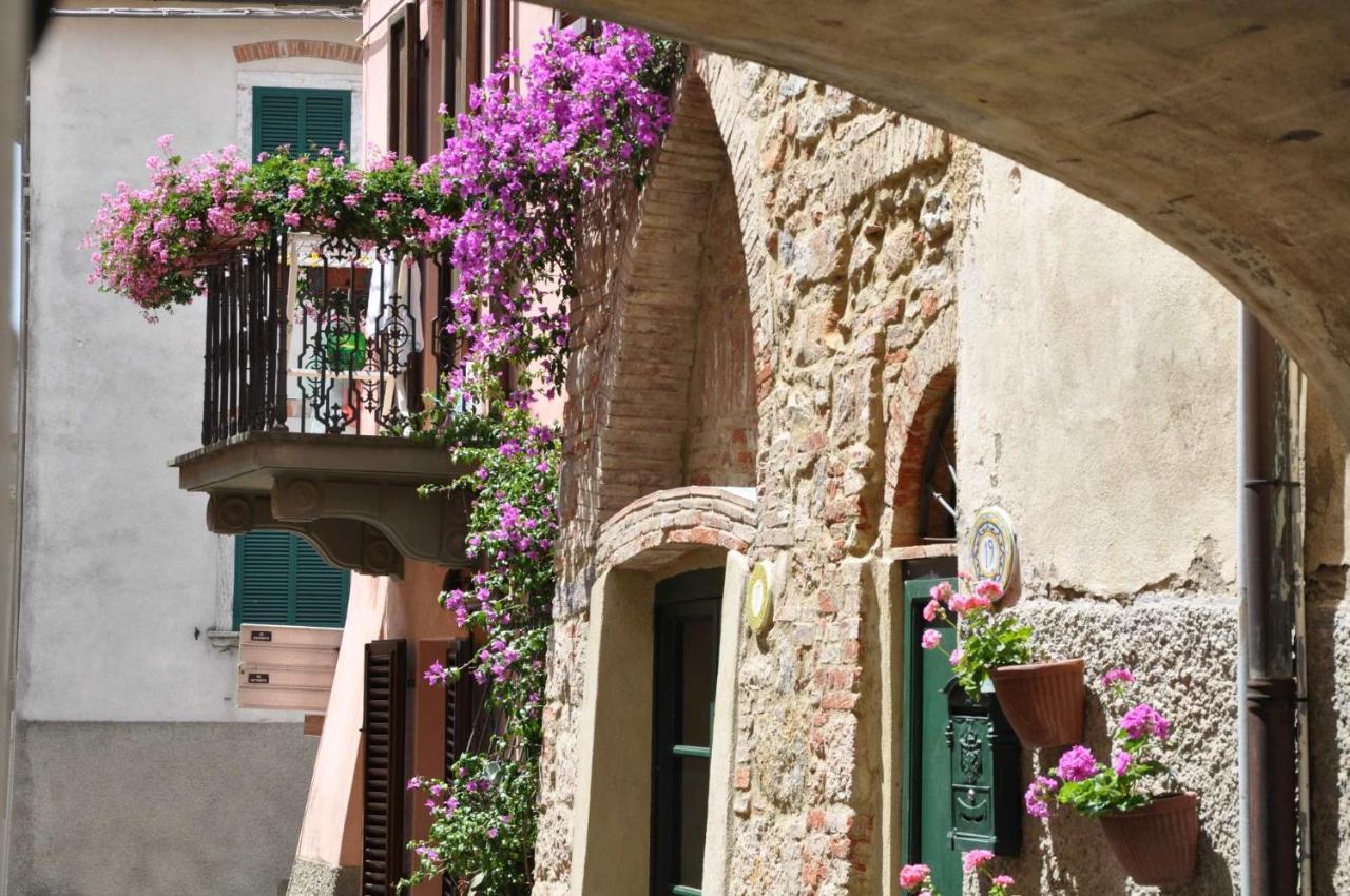 Le Logge Casa Vacanze Montepescali Zewnętrze zdjęcie